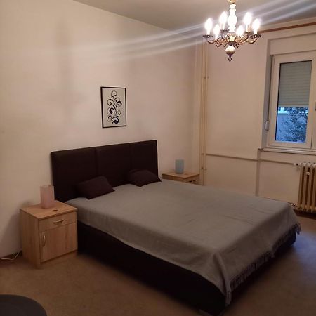 Apartamento Nikola Hram Belgrado Exterior foto