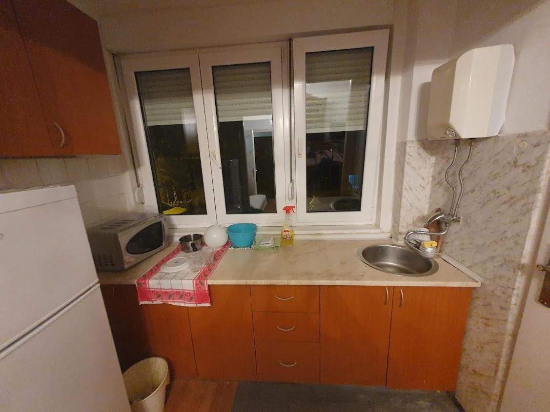Apartamento Nikola Hram Belgrado Exterior foto
